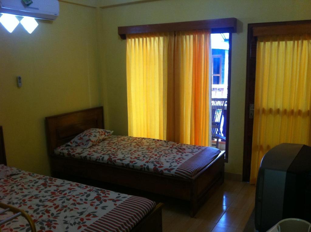 Hotel Adinda Parangtritis Habitación foto